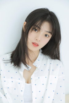 二次元女生开襟开叉裙穿搭壁纸